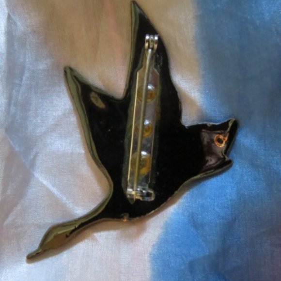 *Vintage* DUCK Goose in Flight Brooch Enamel 2.25" x 1.5" (K309) - Picture 3 of 4